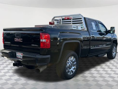 Used 2017 GMC Sierra 2500 Denali w/ Duramax Plus Package image 5