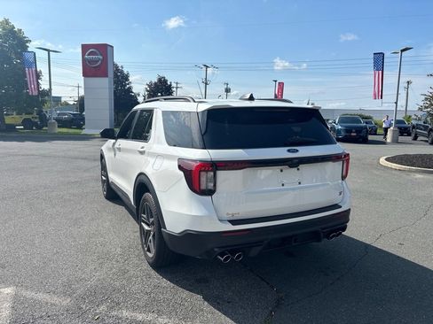 Used 2025 Ford Explorer ST w/ Sun And Sound Package AWD/4WD image 5