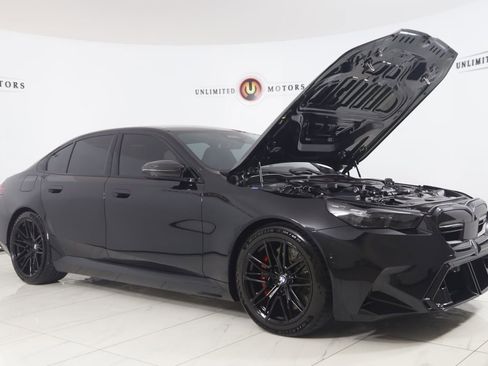 Used 2025 BMW M5 w/ Executive Package image 34