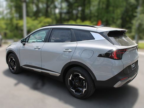 New 2026 Kia Sportage EX FWD image 6