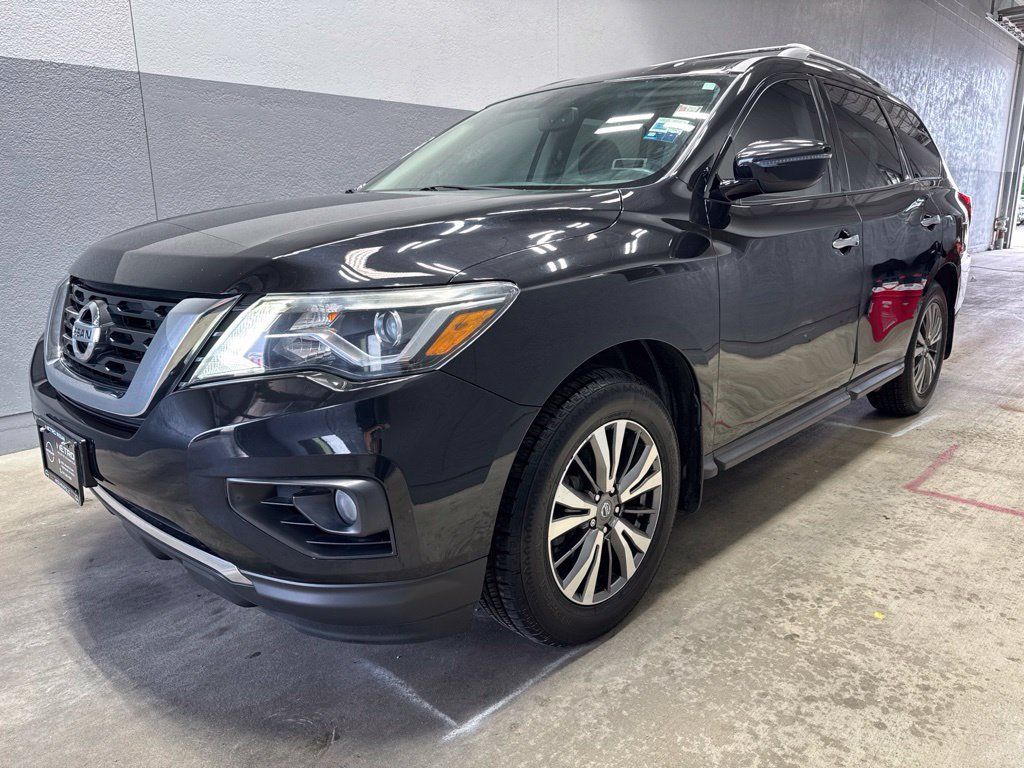Used 2019 Nissan Pathfinder SV w/ SV All Weather Package FWD image 4