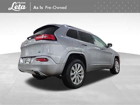 Used 2017 Jeep Cherokee Overland image 14