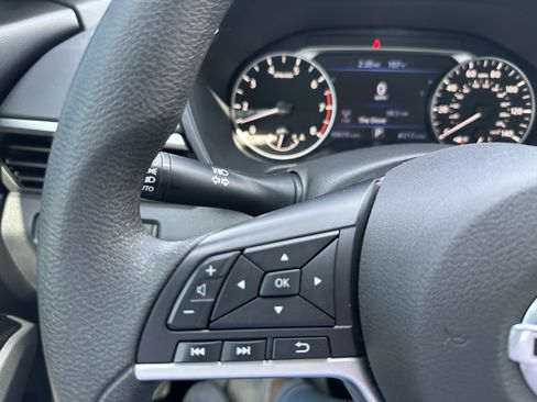 Used 2021 Nissan Altima 2.5 SV FWD image 16
