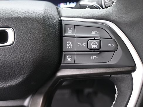 New 2026 Jeep Grand Cherokee Limited RWD image 20