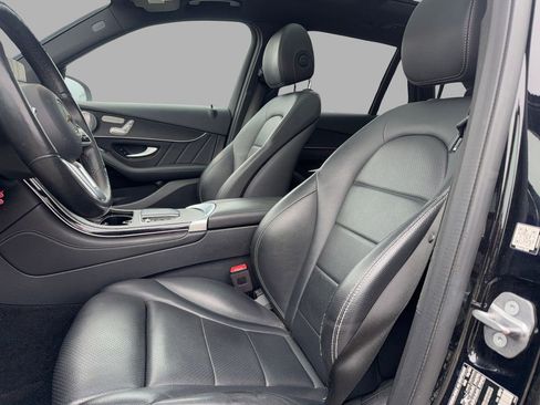 Used 2021 Mercedes-Benz GLC 300 4MATIC w/ AMG Line image 9