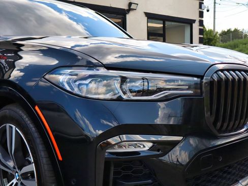 Used 2021 BMW X7 M50i w/ Dynamic Handling Package AWD/4WD image 10