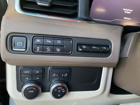 Used 2024 GMC Yukon Denali image 40