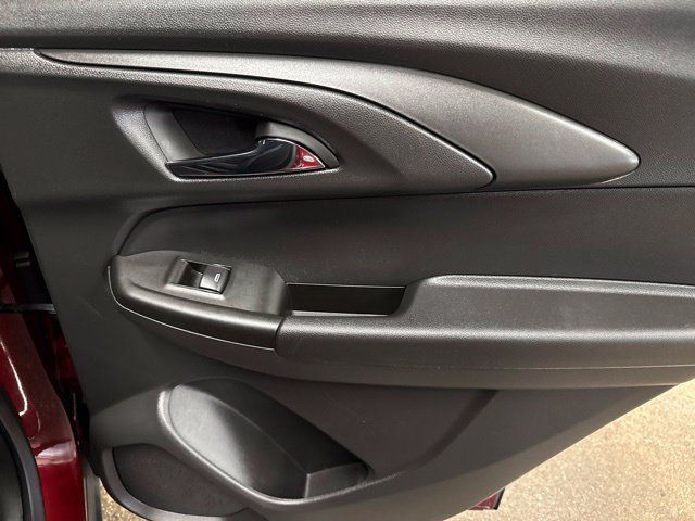 Used 2024 Chevrolet TrailBlazer LT w/ Driver Confidence Package FWD image 24