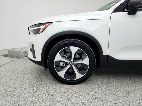 Certified 2024 Volvo XC40 B5 Core image 25