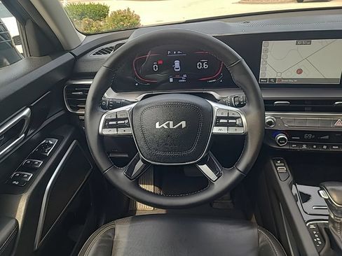 Certified 2023 Kia Telluride S w/ S Sunroof Package AWD/4WD image 16