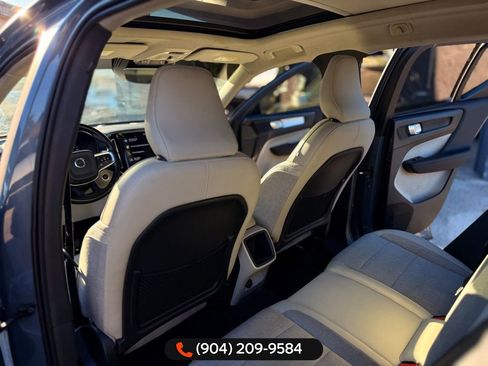 Used 2020 Volvo XC40 T5 Momentum w/ Protection Package Premier image 24