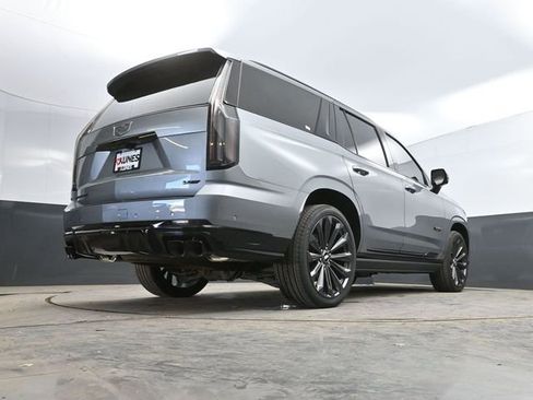Used 2025 Cadillac Escalade V AWD/4WD image 56