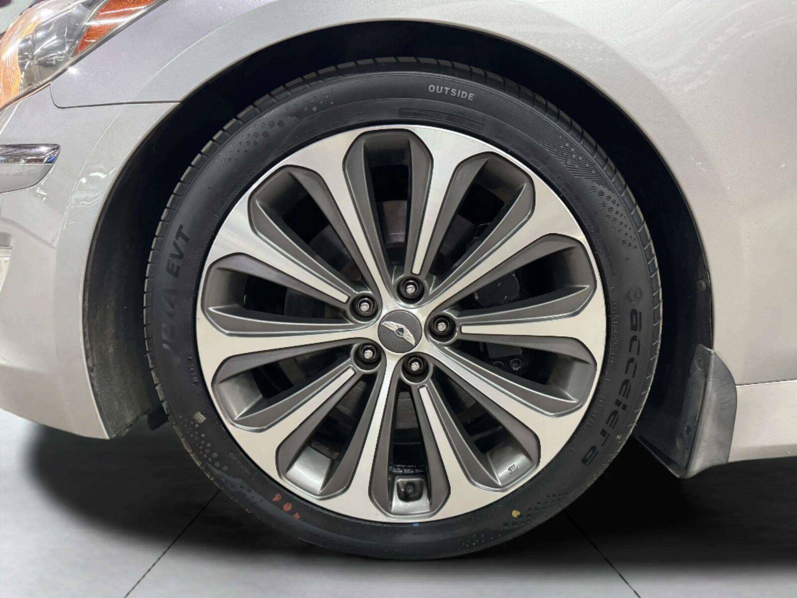 Used 2013 Hyundai Genesis 5.0 R-Spec RWD image 42