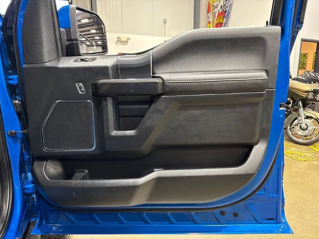 Used 2019 Ford F150 Lariat w/ Equipment Group 502A Luxury AWD/4WD image 17