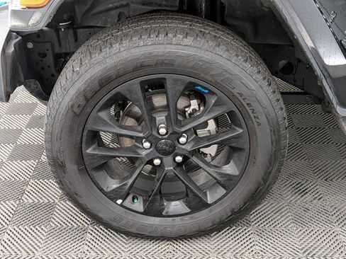 Used 2023 Jeep Wrangler Sahara w/ Cold Weather Group image 14