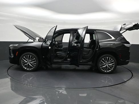 Used 2025 Buick Enclave Avenir w/ Trailering Package, 5000 lbs. FWD image 35