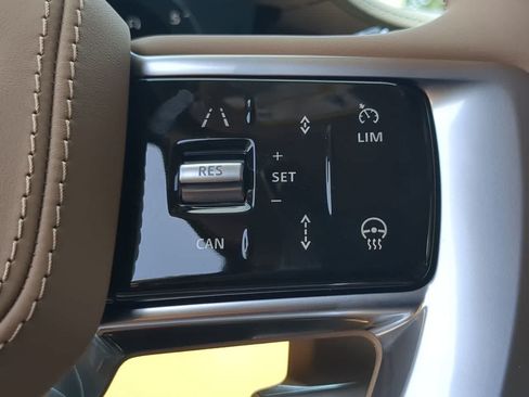 Used 2026 Land Rover Range Rover Long Wheelbase SE AWD/4WD image 26