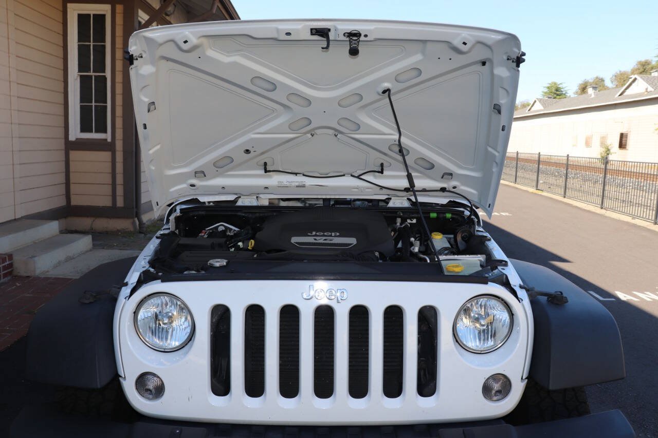 Used 2018 Jeep Wrangler Unlimited Sport S AWD/4WD image 12