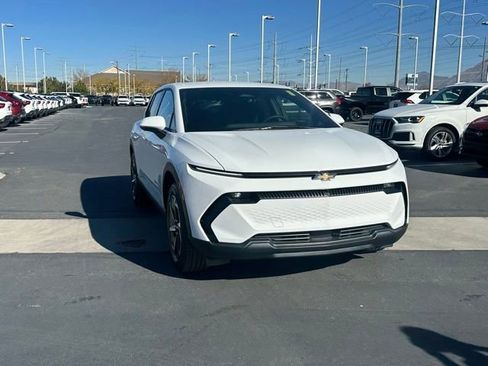 New 2026 Chevrolet Equinox EV LT w/ Comfort Package image 30