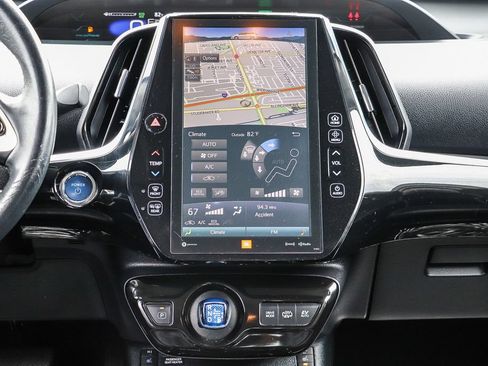 Used 2017 Toyota Prius Prime Advanced FWD image 17