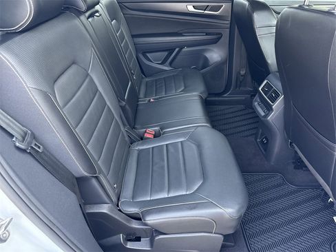 Certified 2024 Volkswagen Atlas Cross Sport SEL R-Line image 35