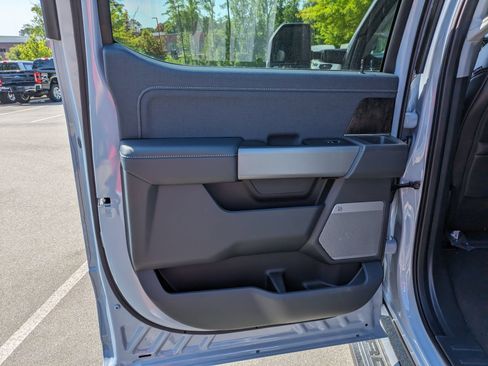 New 2025 Ford F250 Lariat w/ Lariat Ultimate Package image 30