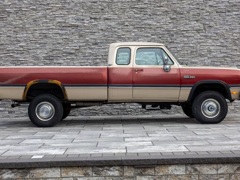 Used 1993 Dodge D/W Truck 250 image 10