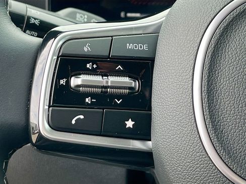Certified 2025 Kia Sorento S AWD/4WD image 18