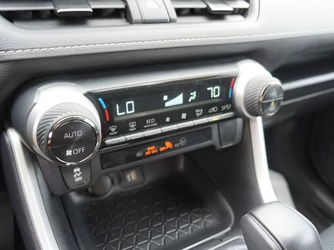 Used 2024 Toyota RAV4 LE AWD/4WD image 25