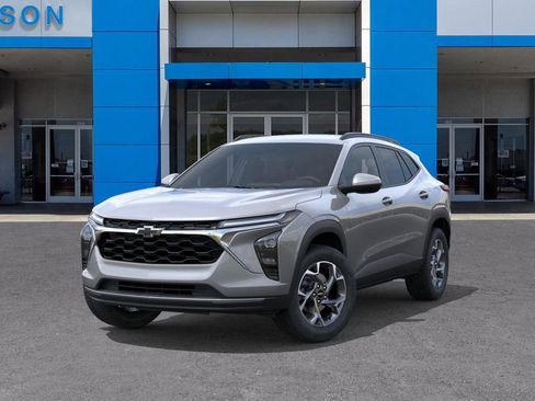 New 2026 Chevrolet Trax LT w/ Driver Confidence Package FWD image 6