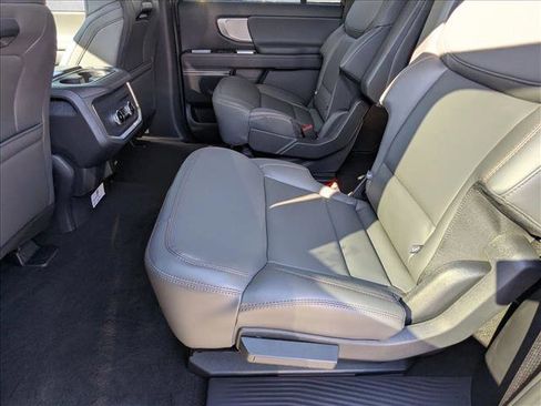 New 2025 Ford Expedition Max Active image 15