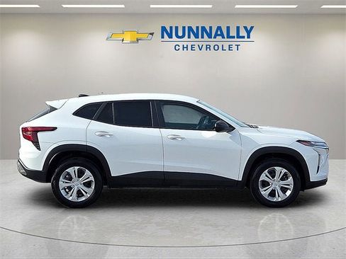 Certified 2025 Chevrolet Trax LS image 6