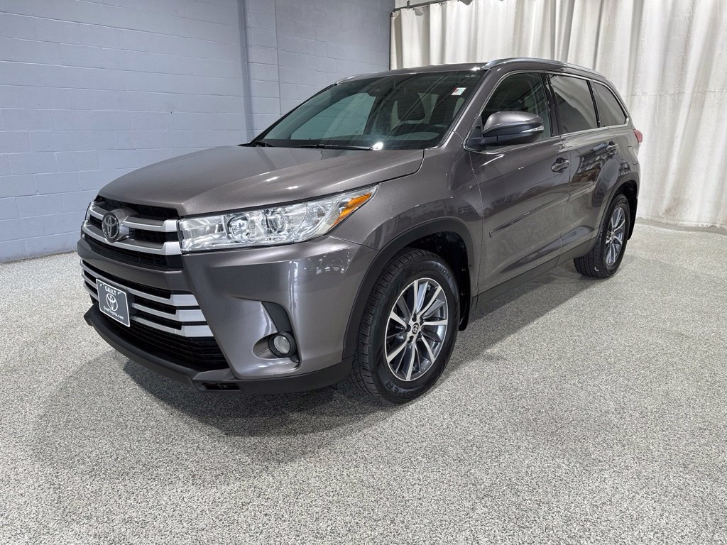Used 2019 Toyota Highlander XLE AWD/4WD image 5