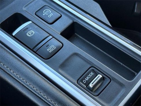 Certified 2024 Nissan Pathfinder SL image 16