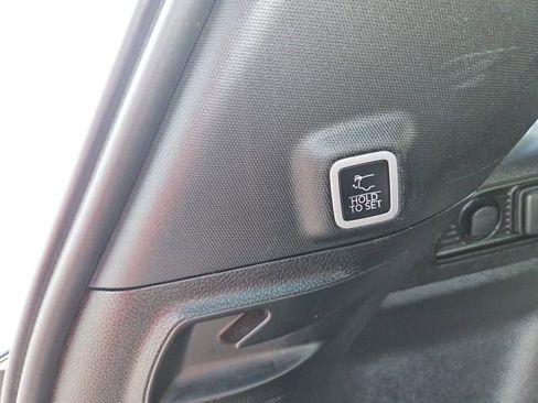 Used 2024 Jeep Grand Cherokee Limited image 23