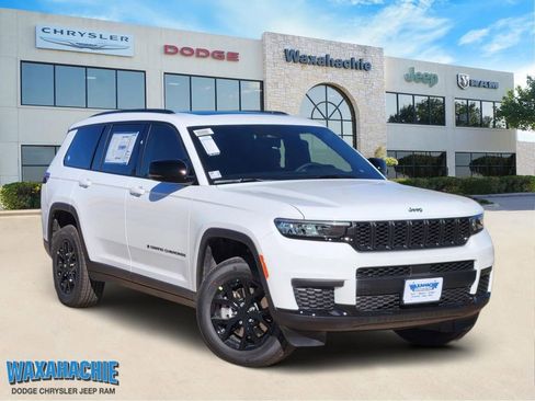 New 2025 Jeep Grand Cherokee L Altitude image 1