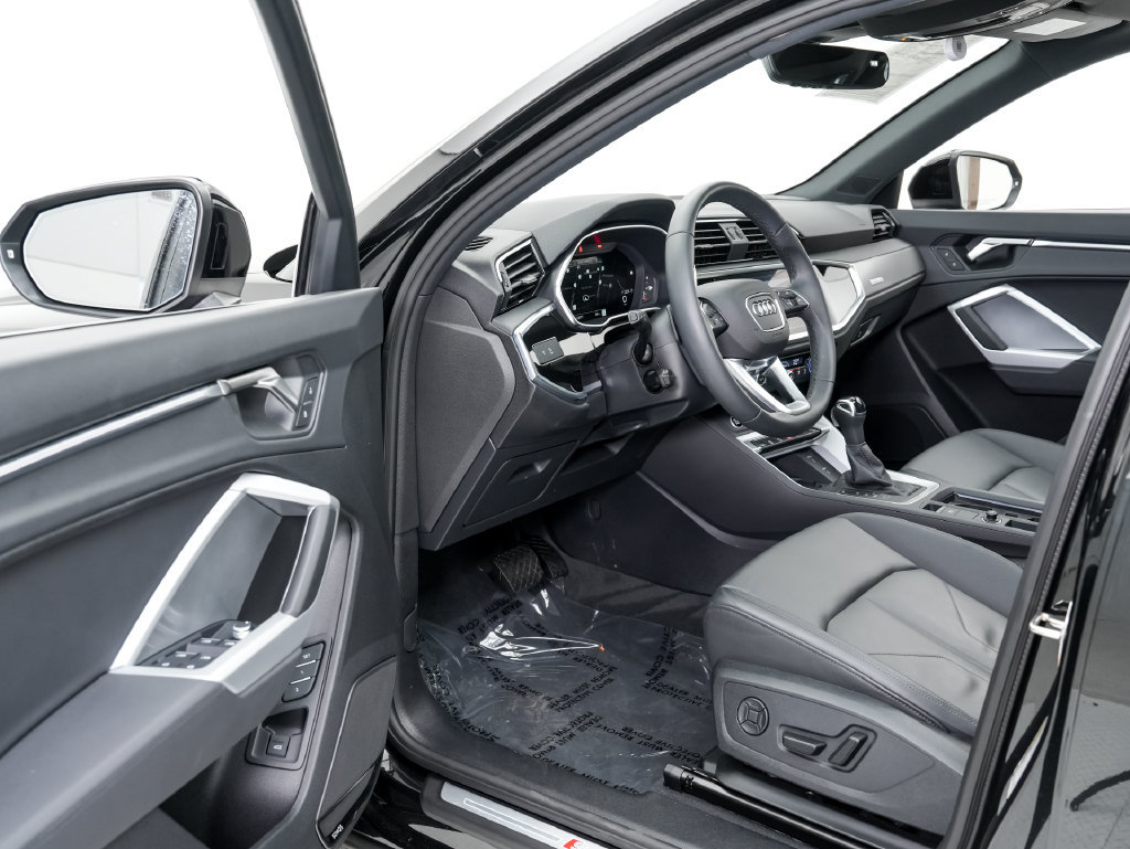 Certified 2025 Audi Q3 2.0T Premium Plus w/ Premium Plus Package AWD/4WD image 7