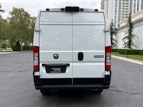 Used 2026 RAM ProMaster 2500 w/ Convenience Group FWD image 10