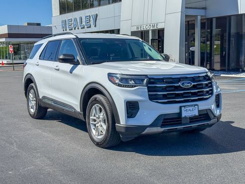 Certified 2025 Ford Explorer Active AWD/4WD image 1