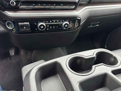 Used 2025 GMC Sierra 1500 SLT AWD/4WD image 23