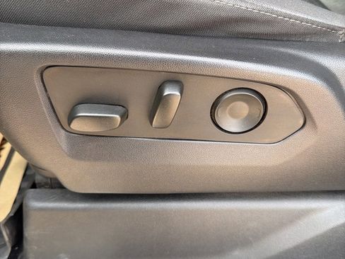 Used 2022 Chevrolet Silverado 1500 LT Trail Boss image 24