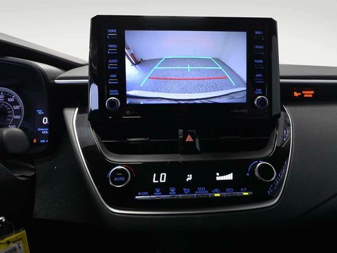 Used 2022 Toyota Corolla LE FWD image 14