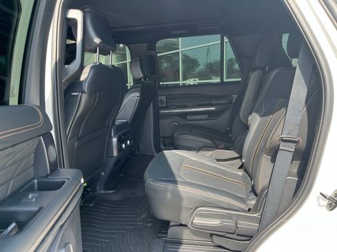 Used 2022 Ford Expedition Platinum RWD image 12