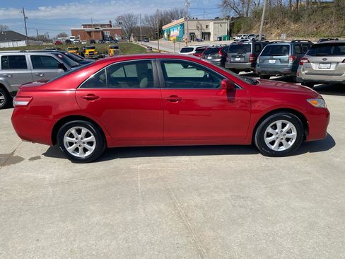 Used 2011 Toyota Camry LE w/ LE Extra-Value Pkg image 5