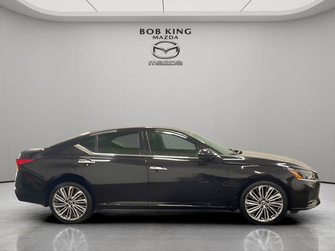 Used 2024 Nissan Altima 2.5 SL AWD/4WD image 6