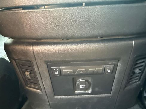 Used 2015 RAM 1500 Laramie AWD/4WD image 21