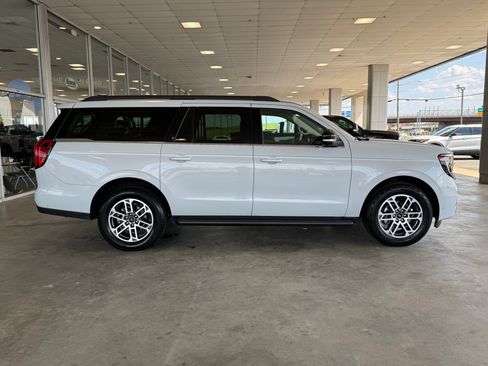 Certified 2025 Ford Expedition Max Active AWD/4WD image 8