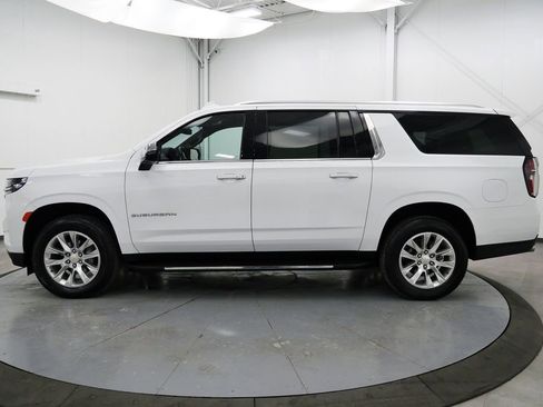 Used 2023 Chevrolet Suburban Premier AWD/4WD image 4