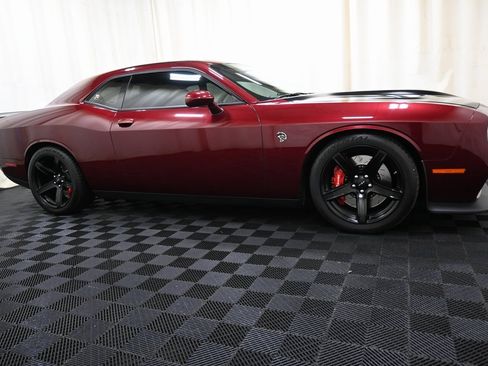 Used 2017 Dodge Challenger SRT Hellcat image 7