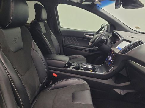Used 2019 Ford Edge ST w/ Equipment Group 401A AWD/4WD image 21